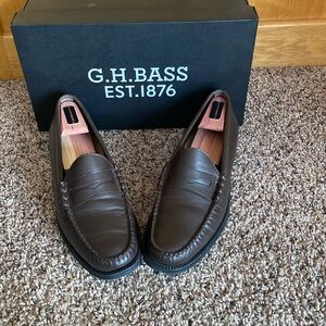 US Men’s size 8.5 Brown G.H. Bass Larson Easy Weejun loafer shoes
